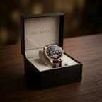 Orologio Regent Noctis con apertura open-heart di ispirazione meccanica